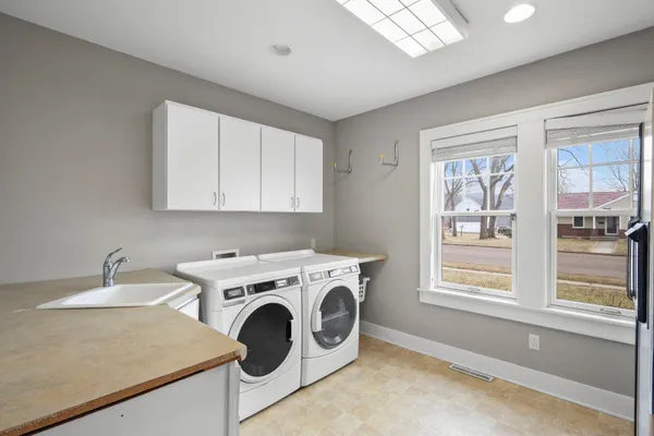 $705,000 | 155 Prairie Avenue, Prairie du Sac, WI 53578