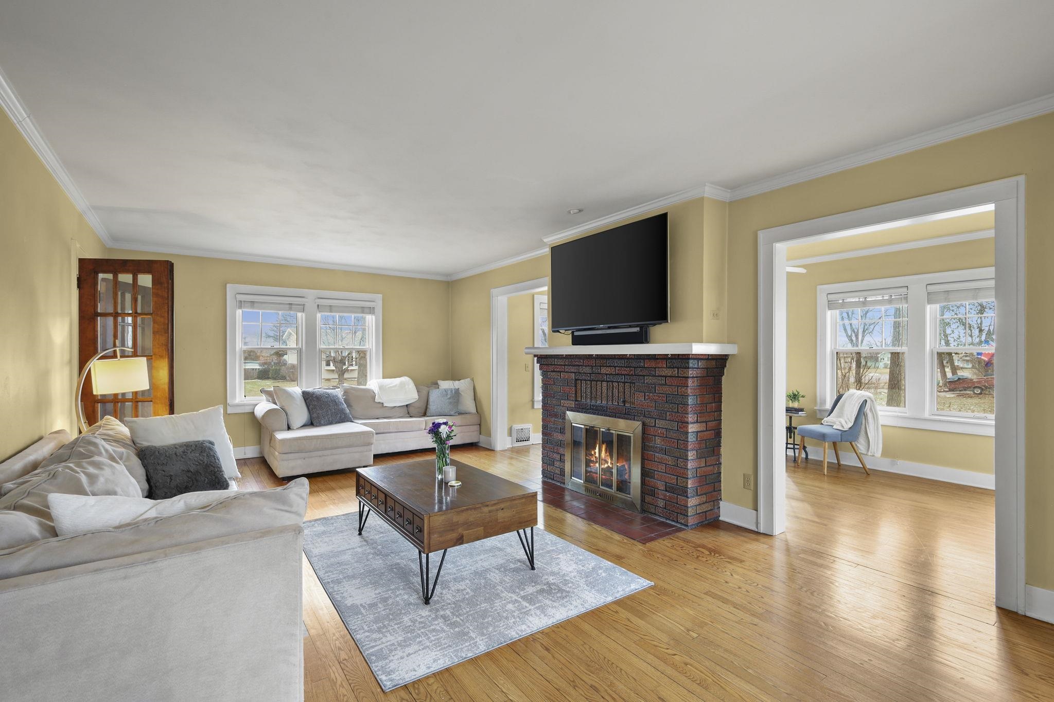 155 Prairie Avenue Prairie du Sac, WI 53578 - Photo 6 of 59