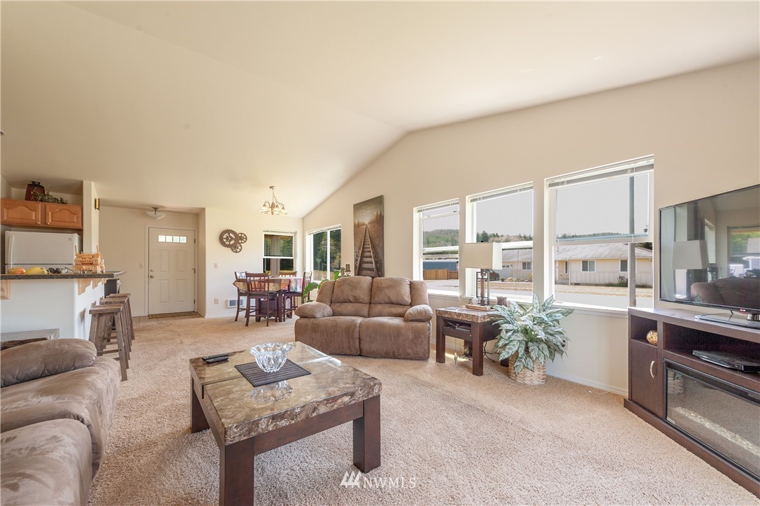 612 Woodside Road Cosmopolis, WA 98537 - Photo 5 of 22 Gallery Image 5