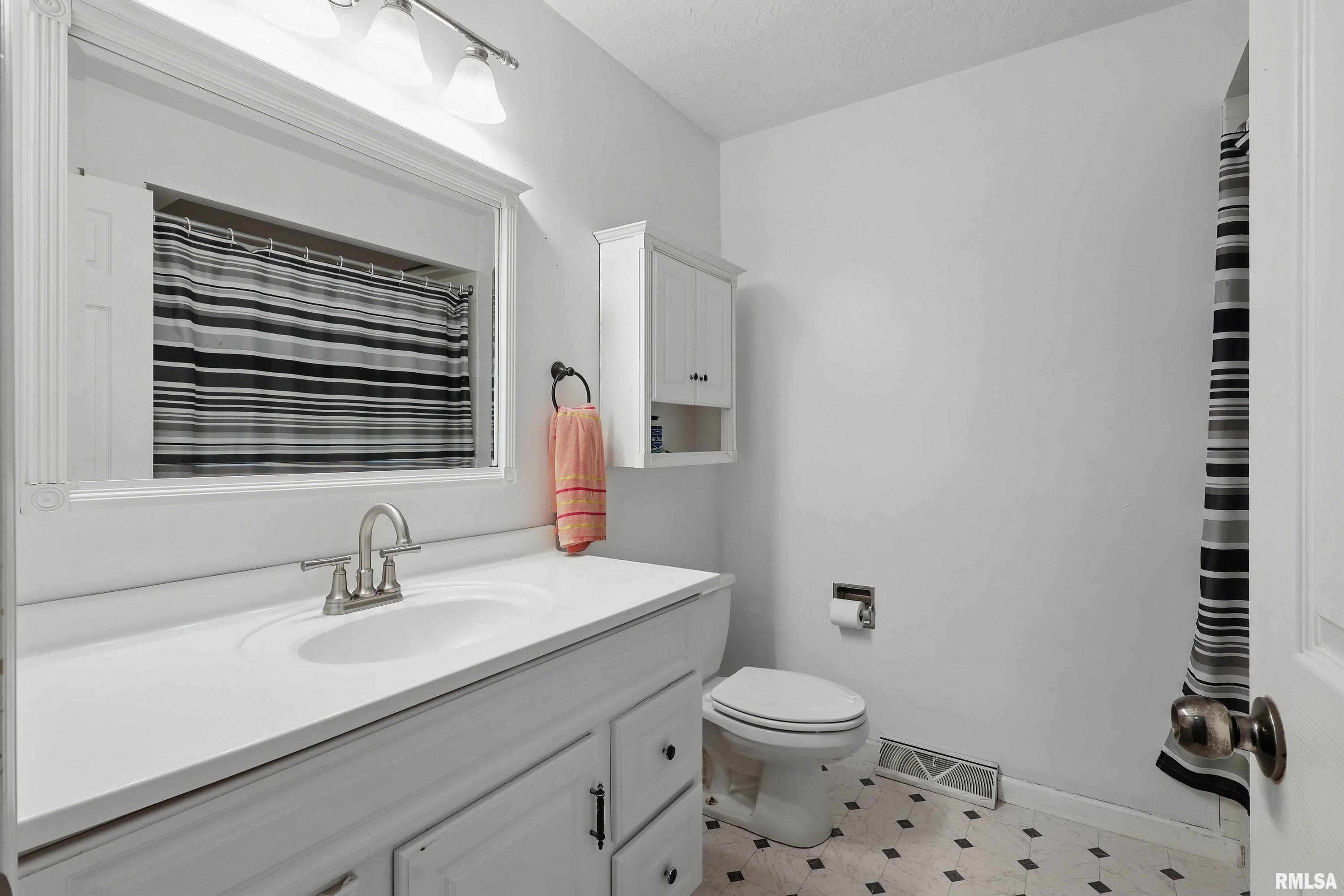 343 West Meadow Lane Walcott, IA 52773 - Photo 15 of 30 Gallery Image 15