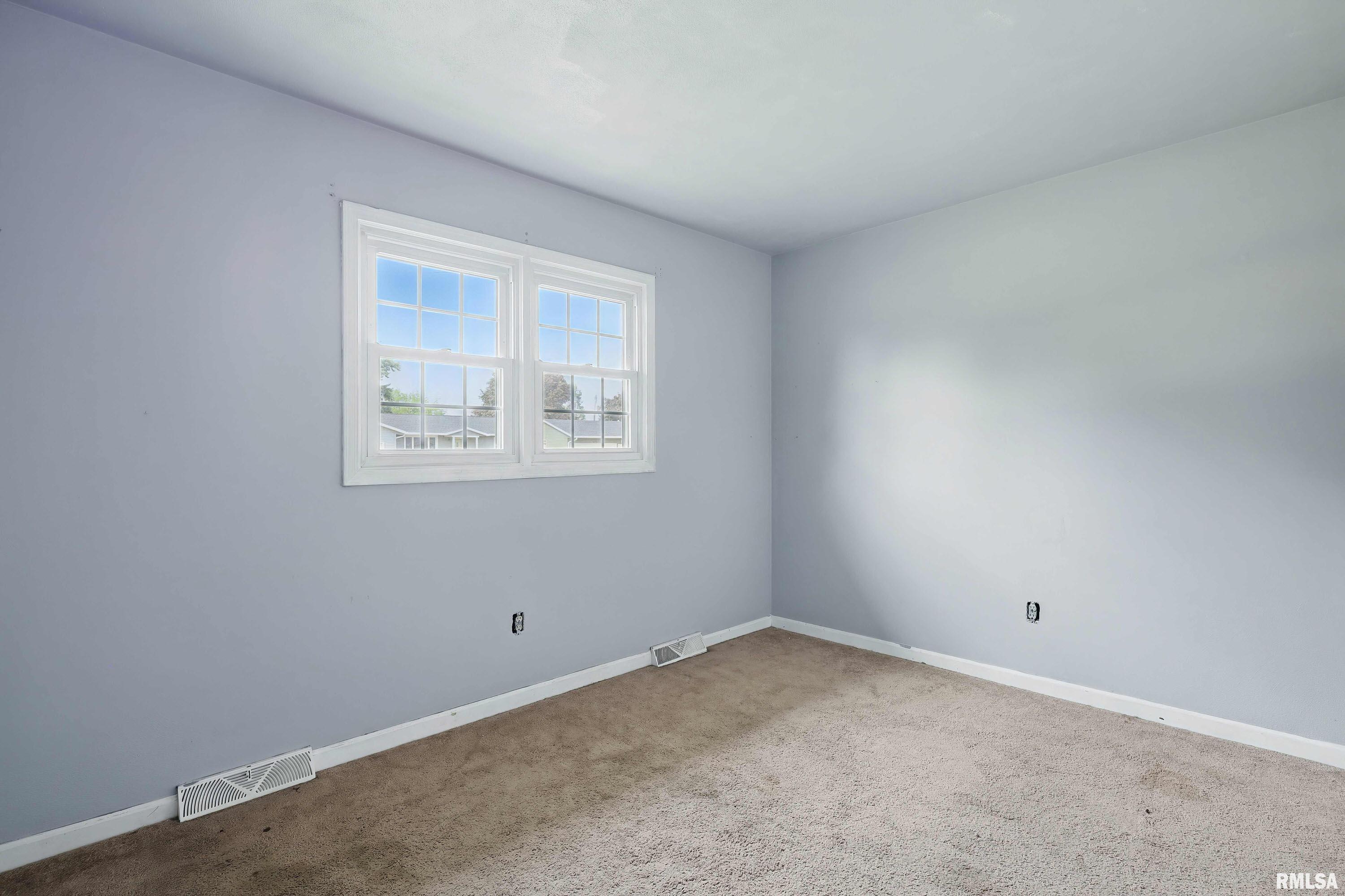 343 West Meadow Lane Walcott, IA 52773 - Photo 17 of 30 Gallery Image 17