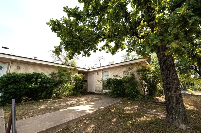 $1,500 | 7303 Grand Canyon Drive, Unit C, Austin, TX 78752