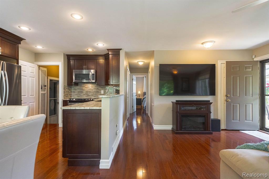 1931 Allenway Court Rochester Hills, MI 48309 - Photo 19 of 42