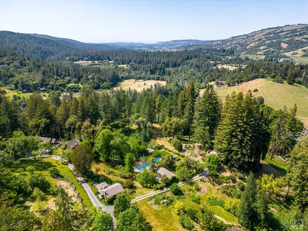 $5,500,000 | 20205 Tumbling McD Road, Philo, CA 95466