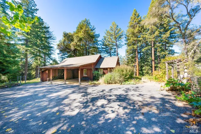 $5,500,000 | 20205 Tumbling McD Road, Philo, CA 95466