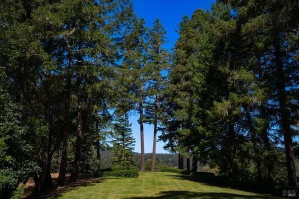 $5,500,000 | 20205 Tumbling McD Road, Philo, CA 95466