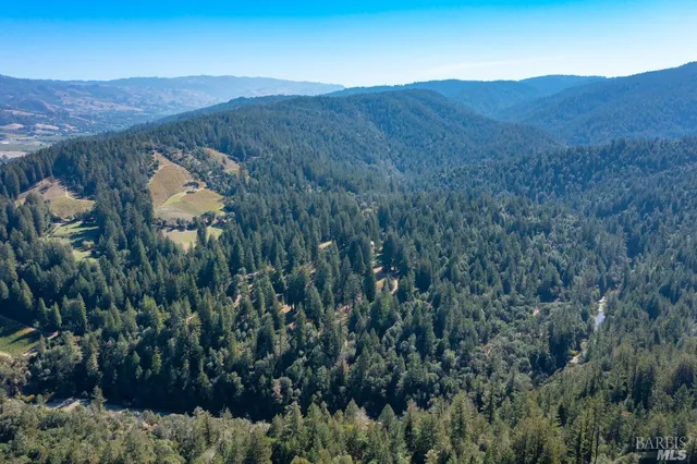 $5,500,000 | 20205 Tumbling McD Road, Philo, CA 95466