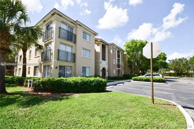 $2,400 | 2427 Centergate Drive, Unit 306, Miramar, FL 33025