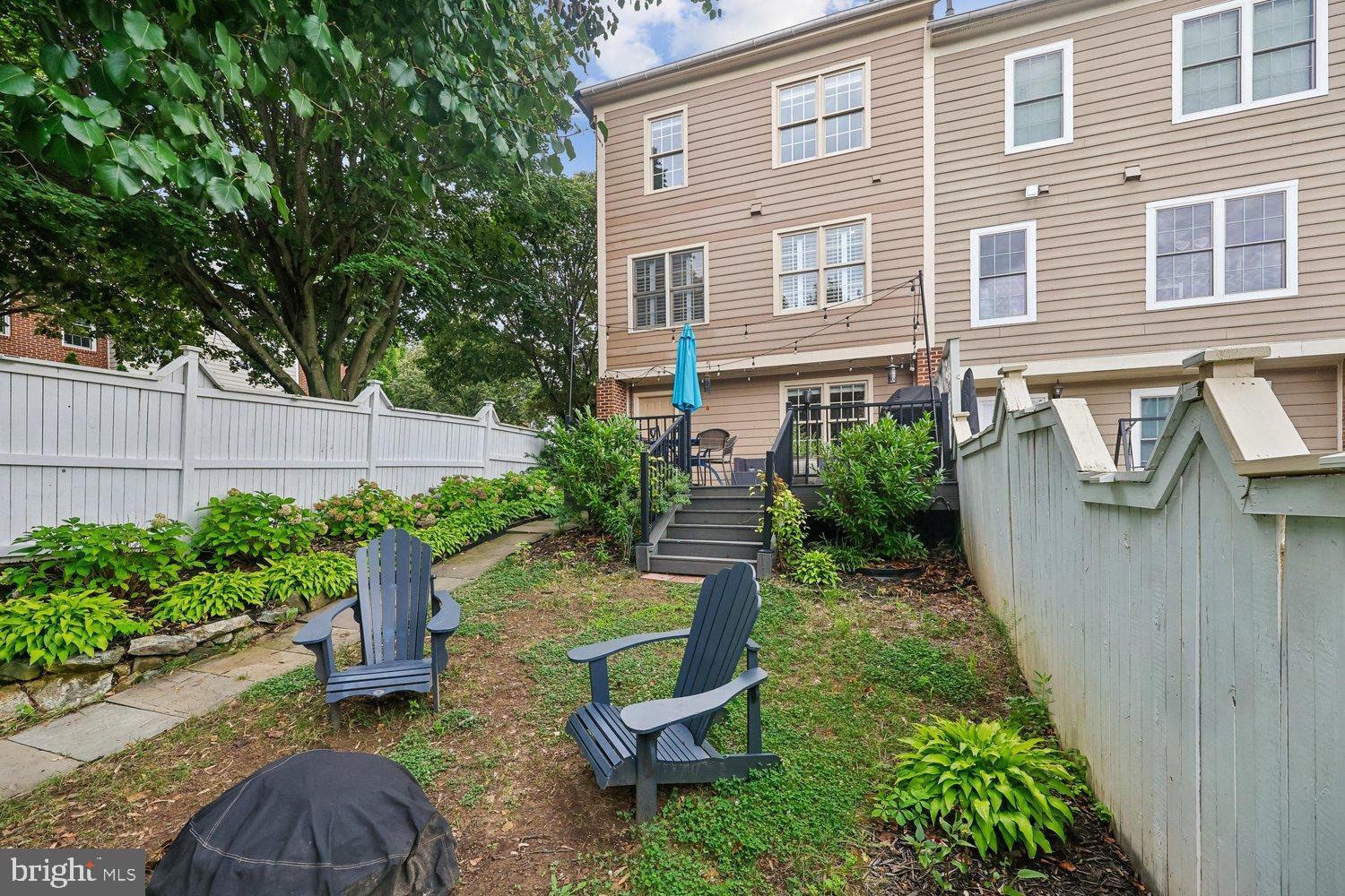 211 Ridgepoint Place Gaithersburg, MD 20878 - Photo 44 of 61 Fully fenced backyard
