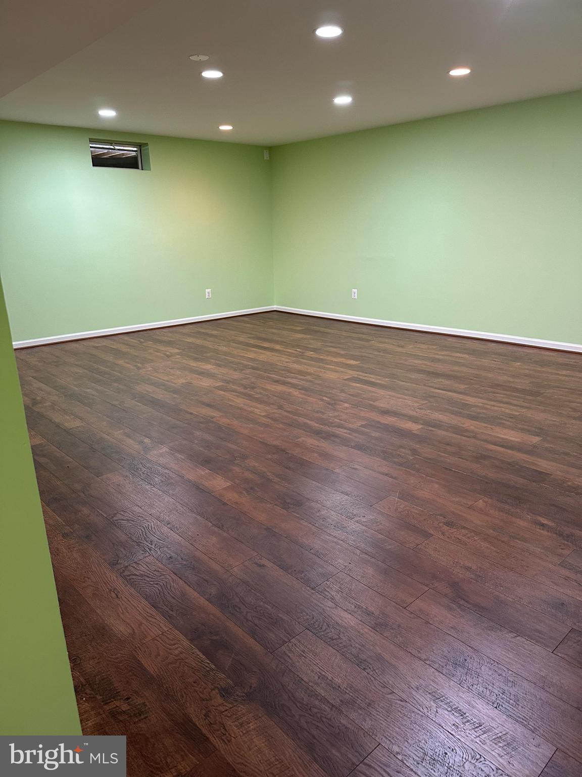 8392 Tenbrook Drive Gainesville, VA 20155 - Photo 4 of 10 Very Spacious