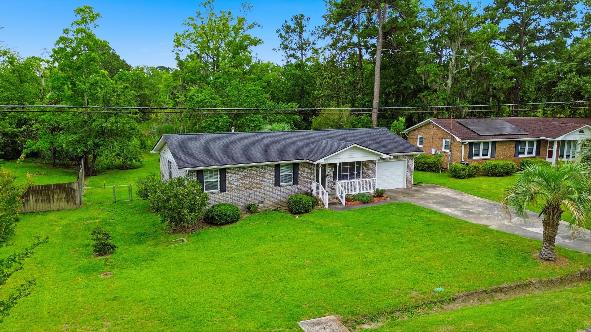 1237 Redeemer Drive Hanahan, SC 29410 - Photo 38 of 49