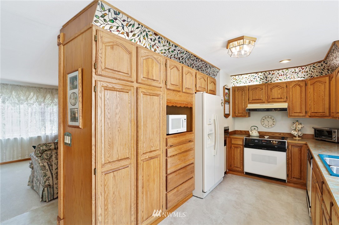 20548 Southeast 159th Street Renton, WA 98059 - Photo 12 of 25 Gallery Image 12