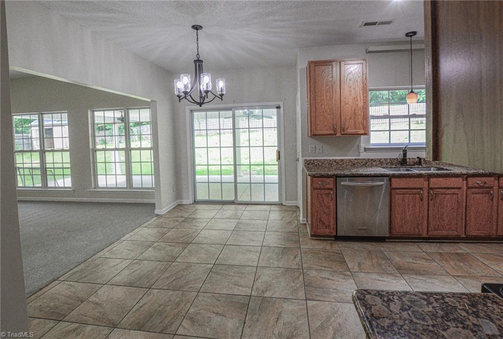 2914 Chestnut Heights Road Winston-Salem, NC 27107 - Photo 7 of 33