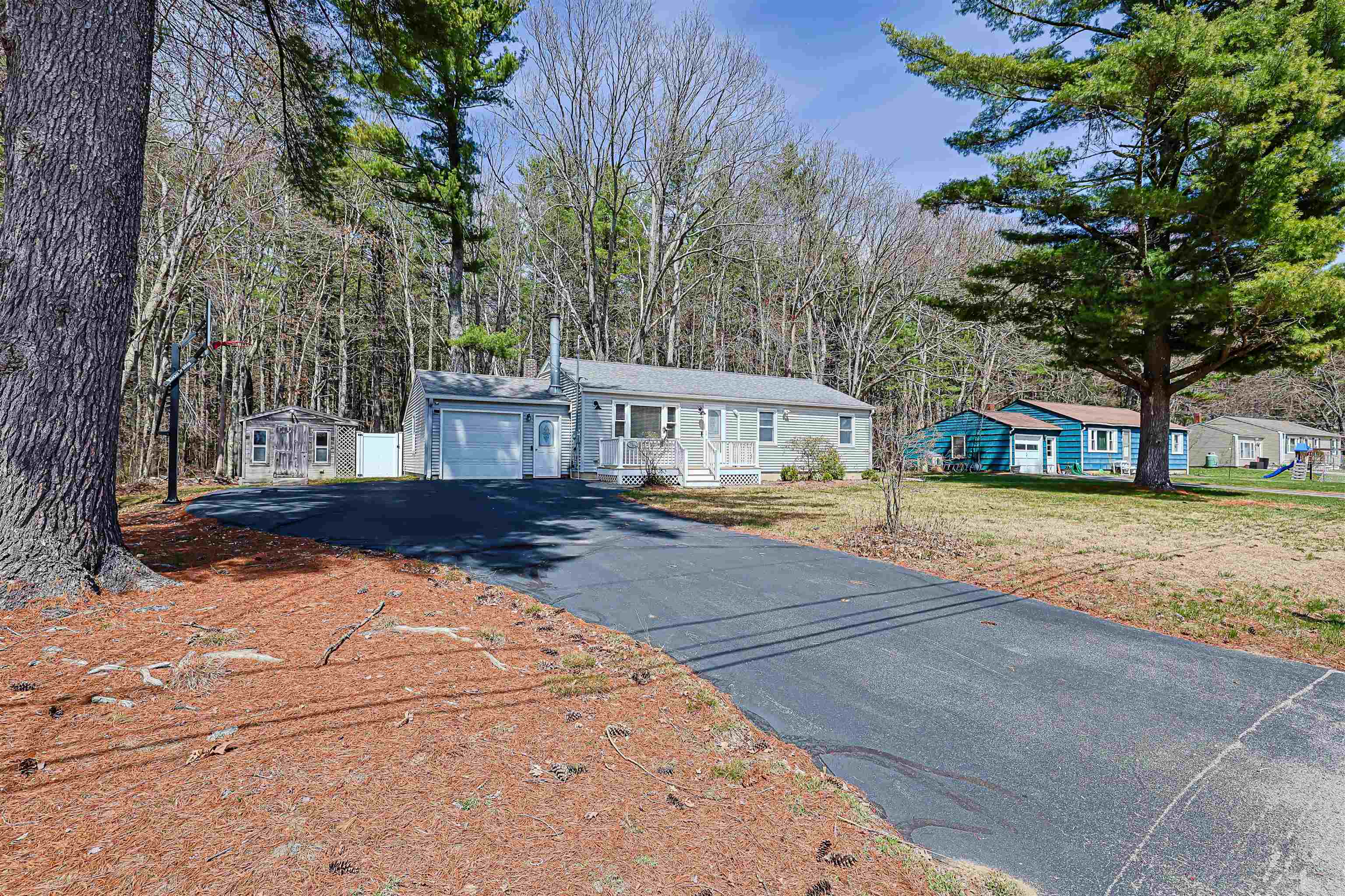 19 Strafford Road Dover, NH 03820 - Photo 4 of 35