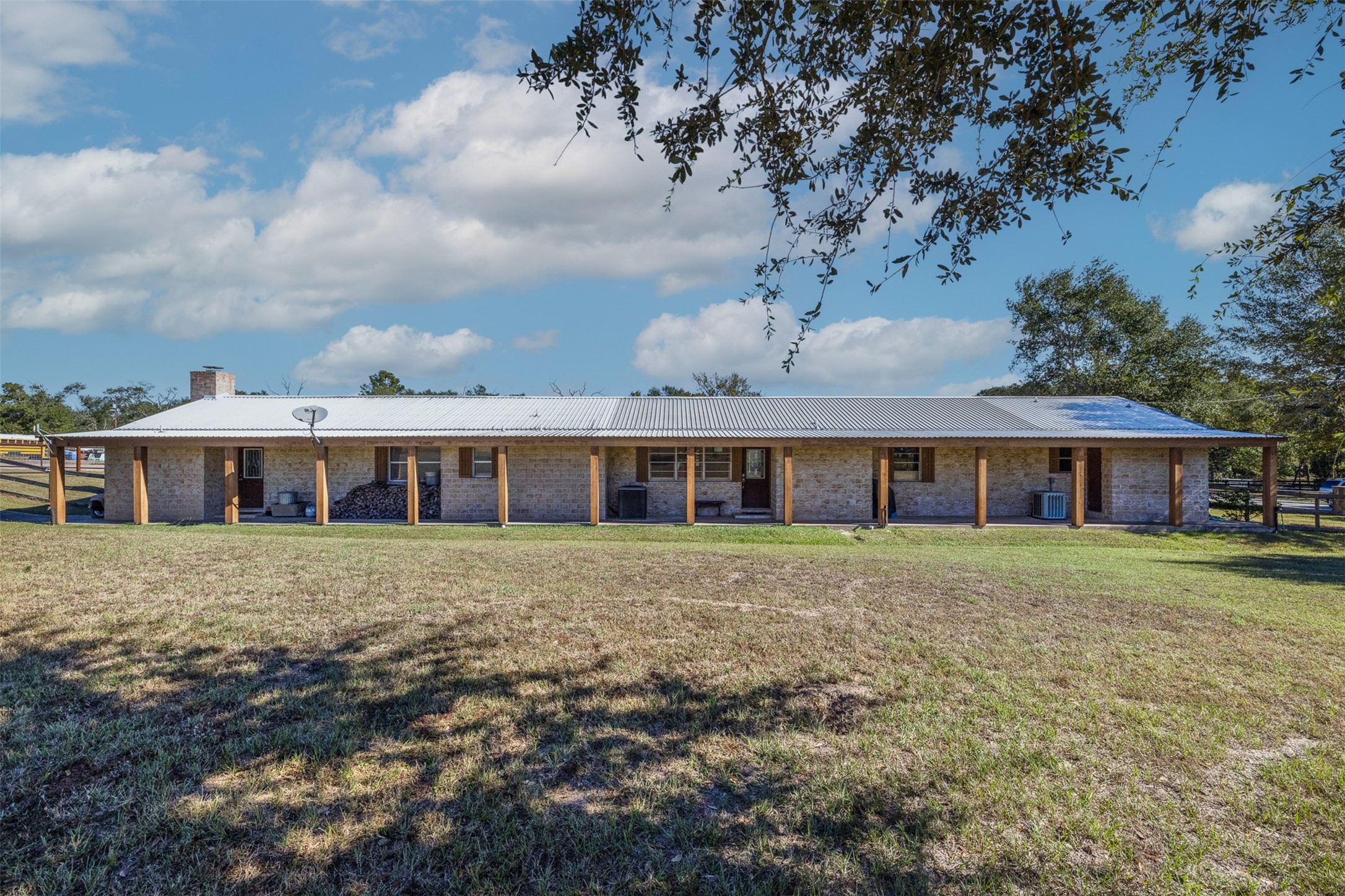 1611 Koy Road Bellville, TX 77418 - Photo 5 of 44 a view of a house with a garden