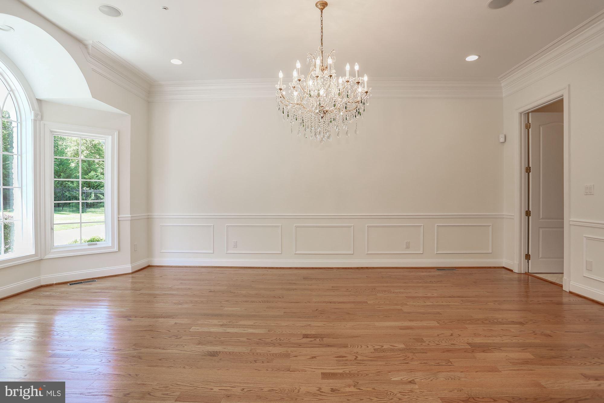 8705 Falls Road Potomac, MD 20854 - Photo 11 of 67 Dining room and entrance to butler's pantry