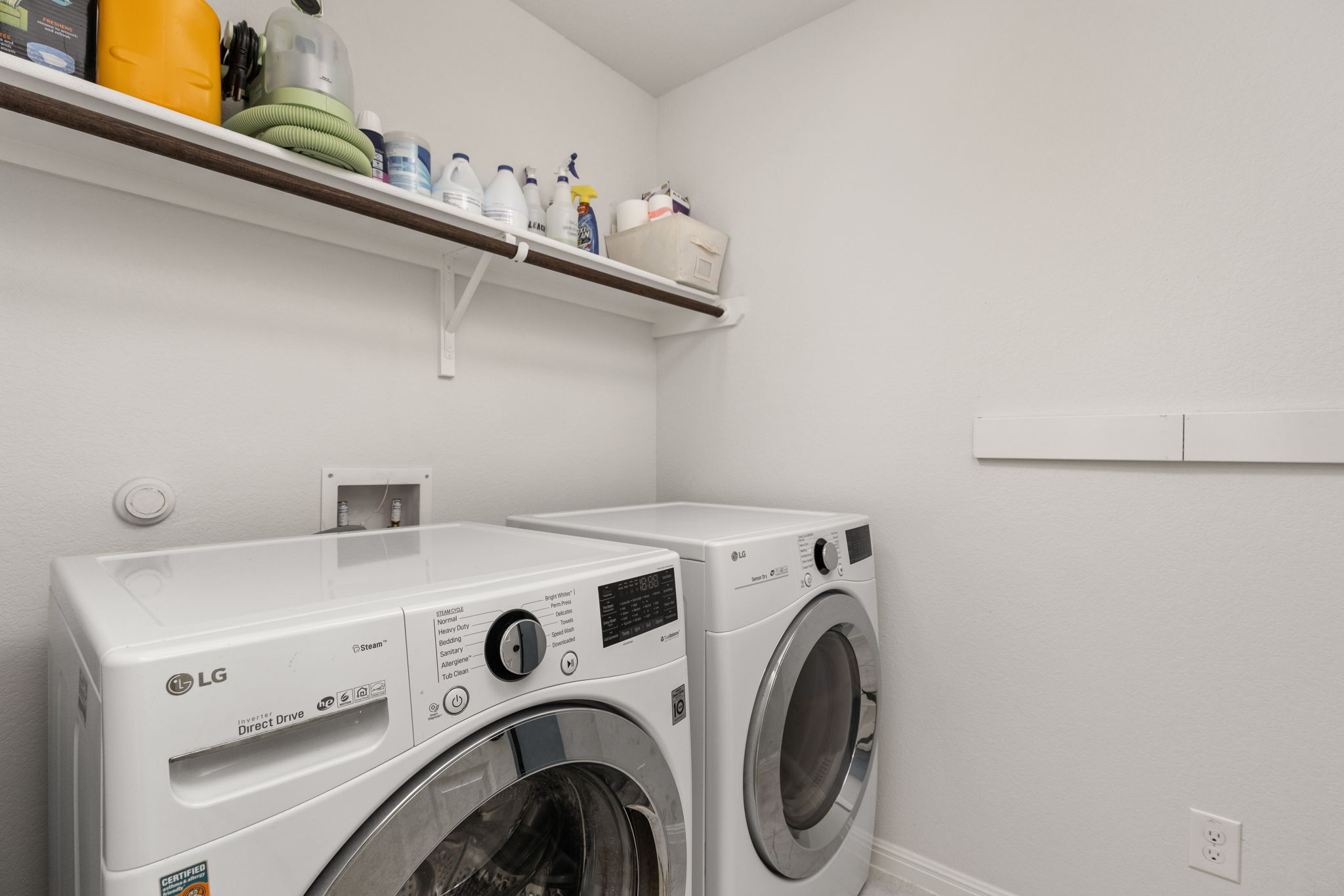 6702 Routenburn Street Austin, TX 78754 - Photo 17 of 24 a utility room with dryer and washer