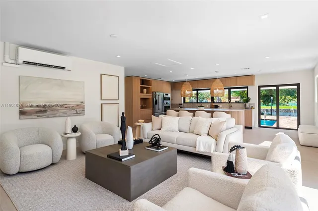 $2,900,000 | 10945 Southwest 75th Court, Pinecrest, FL 33156