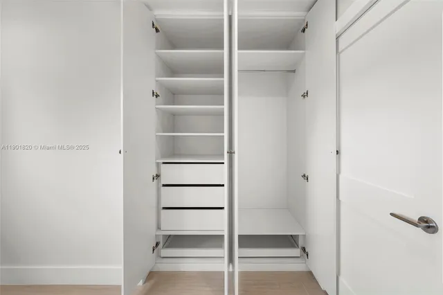 $2,900,000 | 10945 Southwest 75th Court, Pinecrest, FL 33156