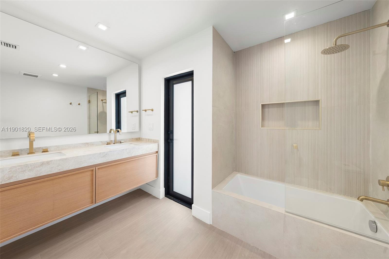 10945 Southwest 75th Court Pinecrest, FL 33156 - Photo 52 of 81 Cabana Bath