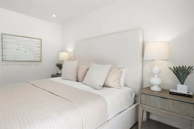 $2,900,000 | 10945 Southwest 75th Court, Pinecrest, FL 33156