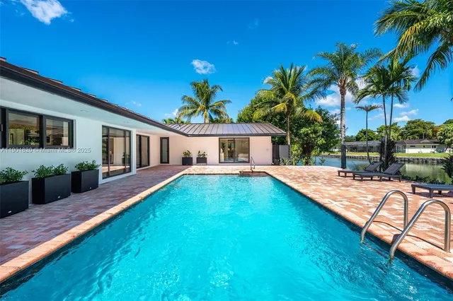 $2,900,000 | 10945 Southwest 75th Court, Pinecrest, FL 33156