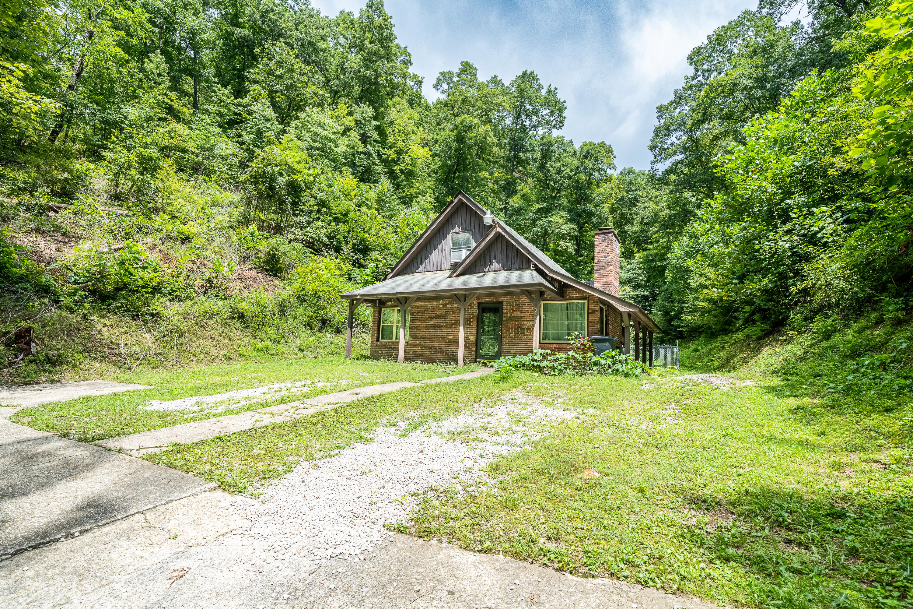 1040 Big Perry Road Morehead, KY 40351 - Photo 6 of 55 A7400212-HDR