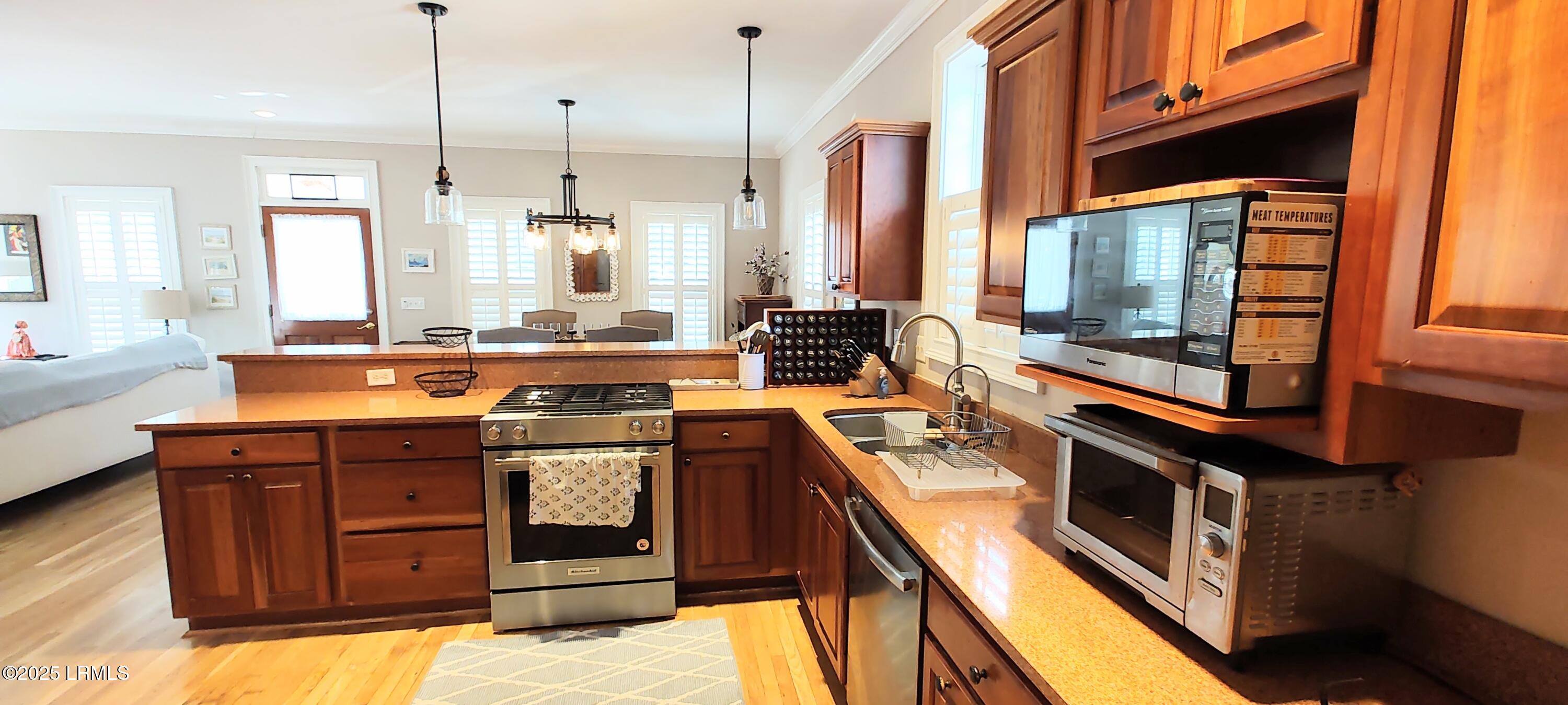 503 Waight Street Beaufort, SC 29902 - Photo 13 of 38 IMG_20251121_132826153