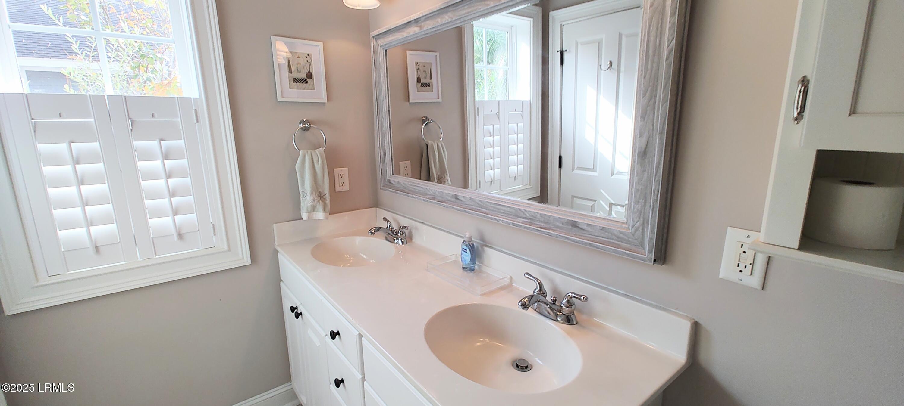 503 Waight Street Beaufort, SC 29902 - Photo 27 of 38 IMG_20251121_133359556