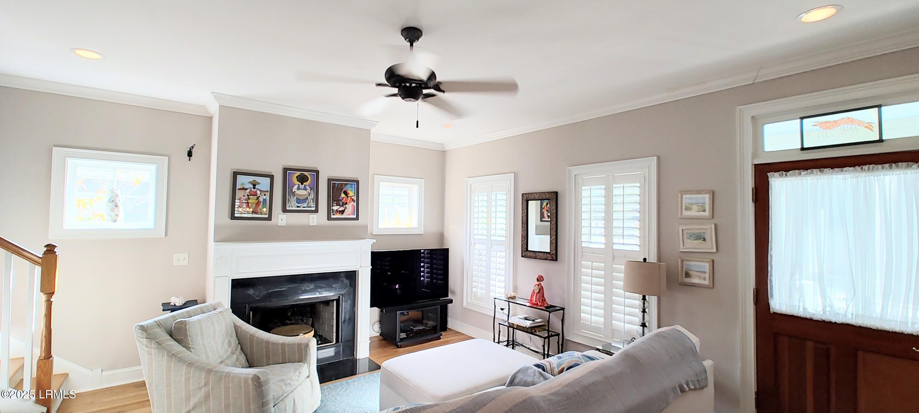 503 Waight Street Beaufort, SC 29902 - Photo 4 of 38 IMG_20251121_132709149_HDR