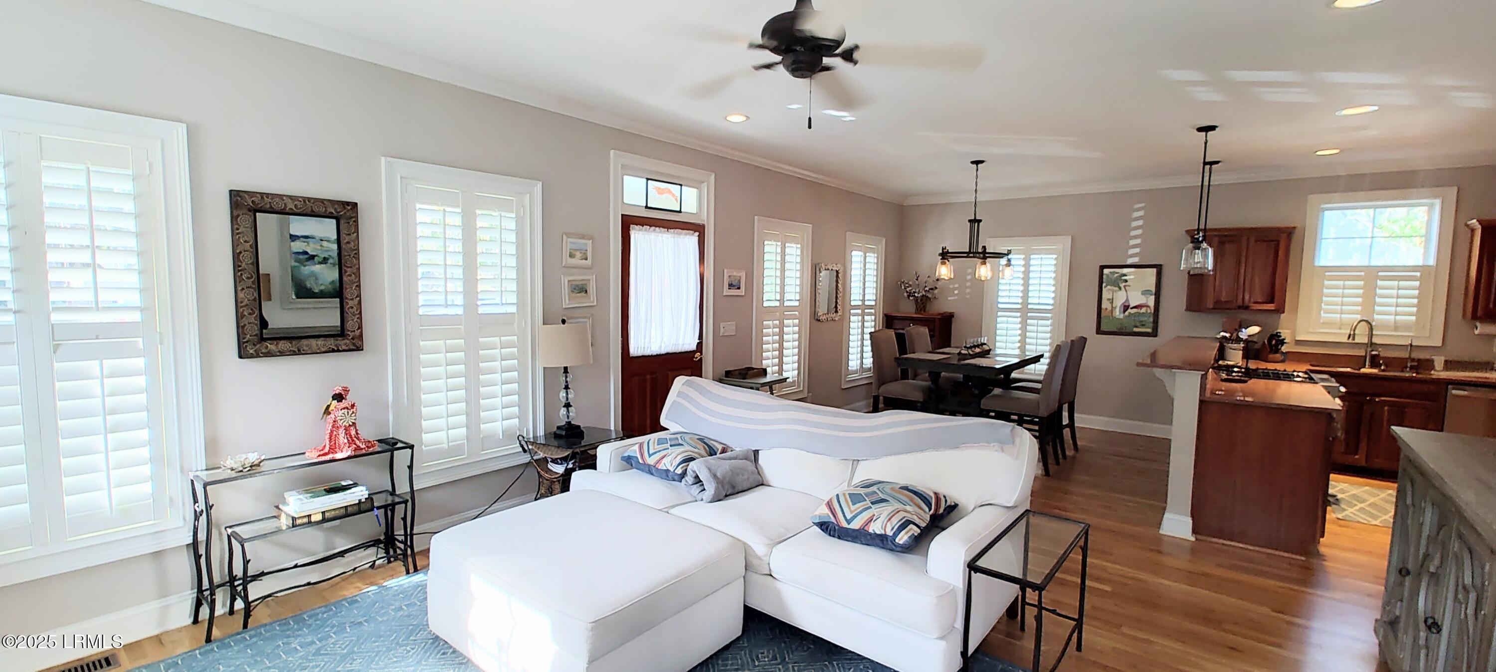 503 Waight Street Beaufort, SC 29902 - Photo 5 of 38 IMG_20251121_132718343_HDR