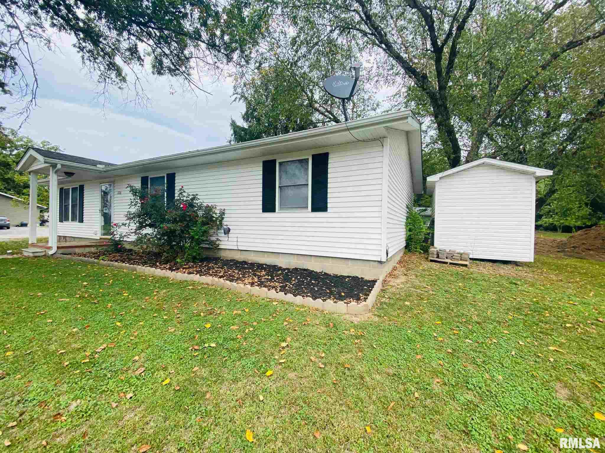 1116 Weaver Road Herrin, IL 62948 - Photo 2 of 17 Gallery Image 2