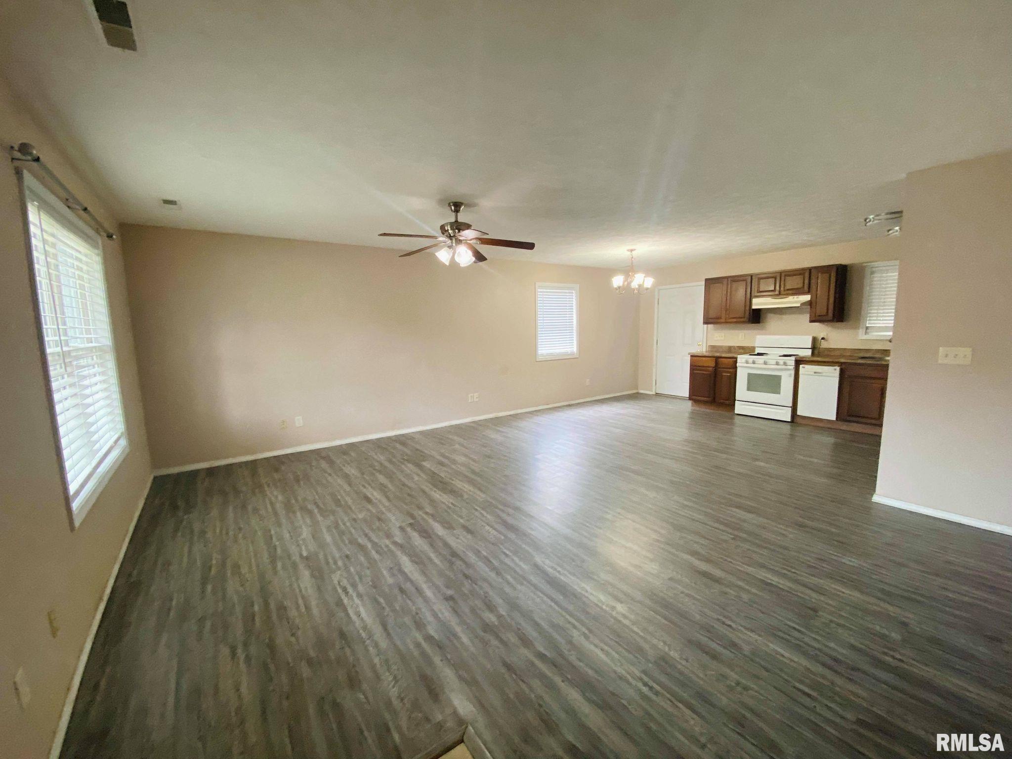 1116 Weaver Road Herrin, IL 62948 - Photo 3 of 17 Gallery Image 3