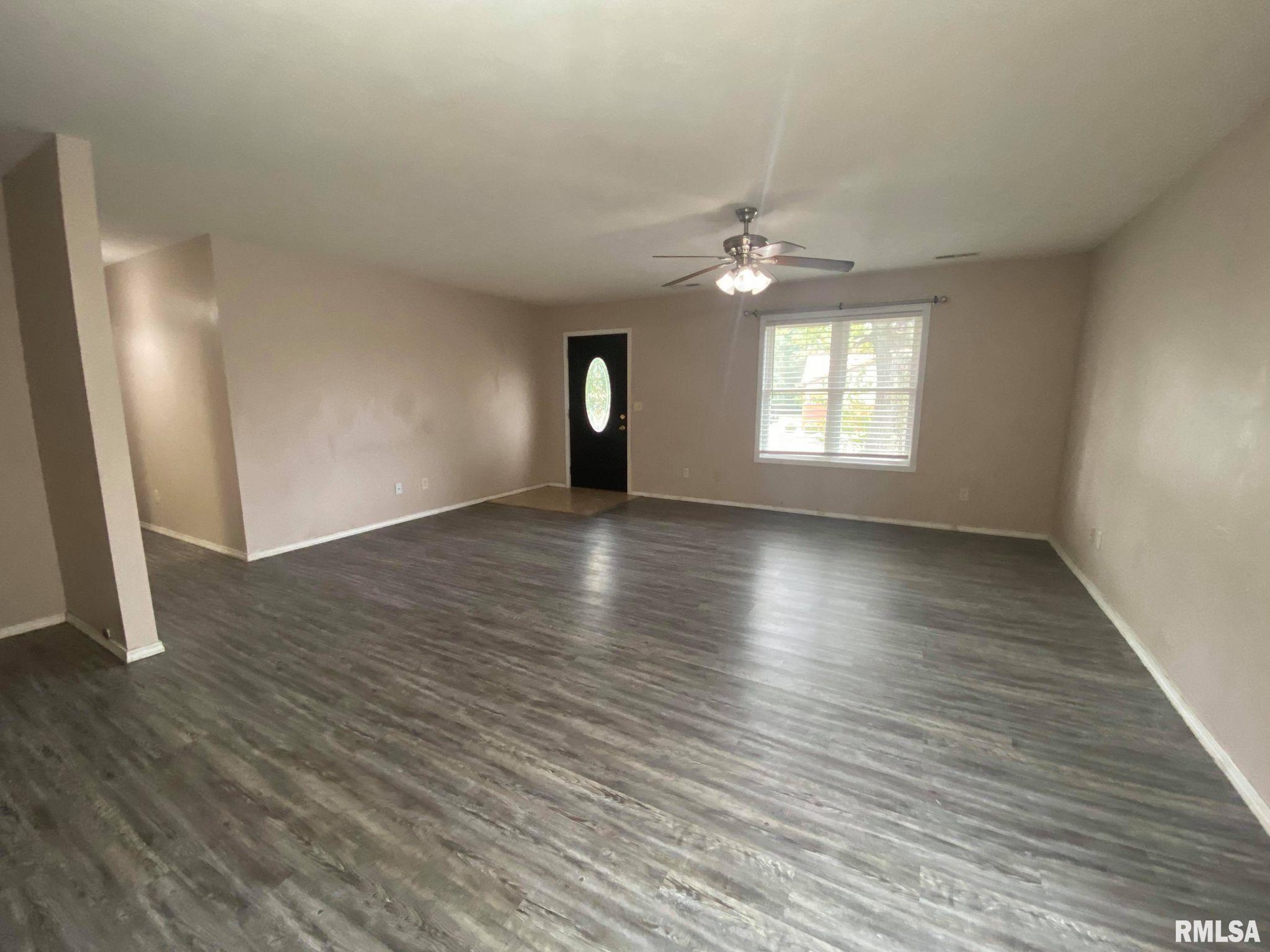 1116 Weaver Road Herrin, IL 62948 - Photo 4 of 17 Gallery Image 4