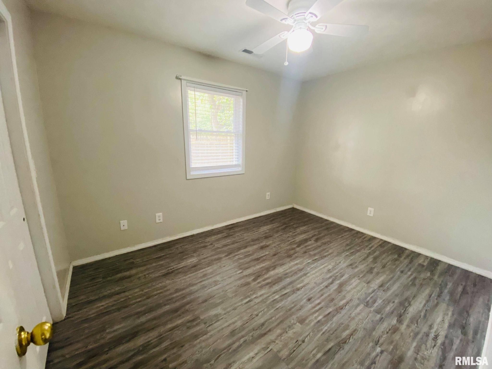 1116 Weaver Road Herrin, IL 62948 - Photo 10 of 17 Gallery Image 10