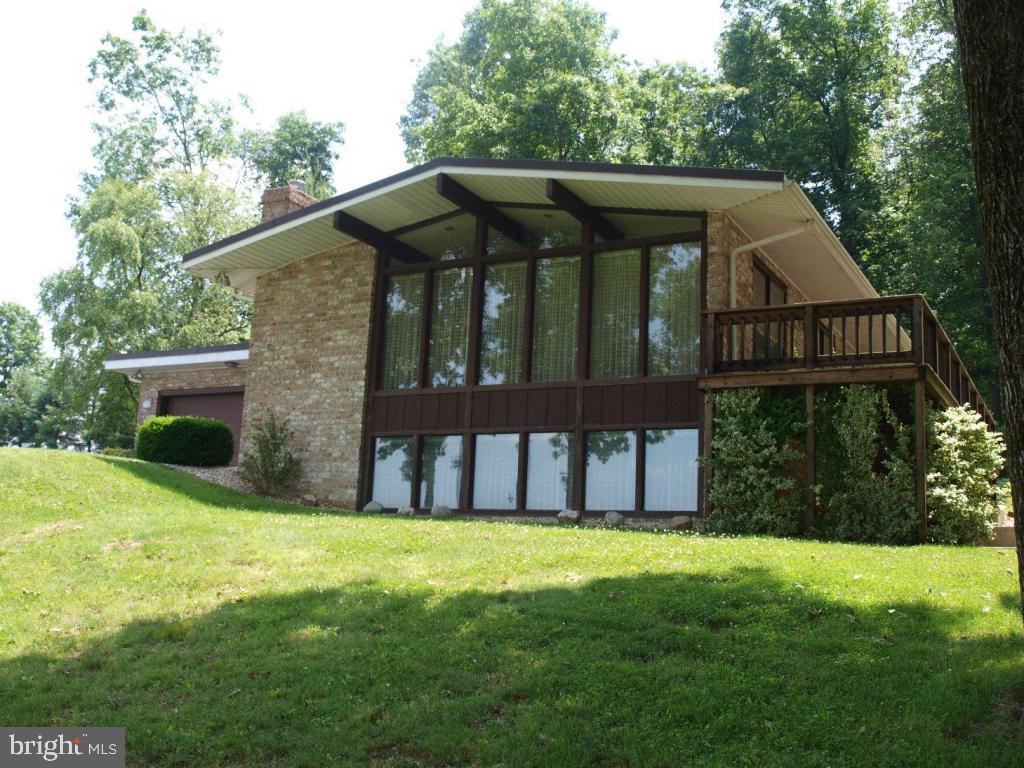 95 Northview Road Lititz, PA 17543 - Photo 3 of 30