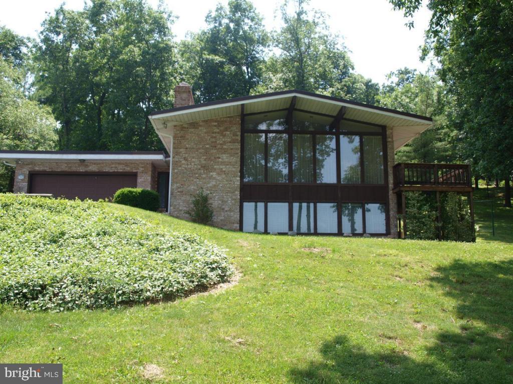 95 Northview Road Lititz, PA 17543 - Photo 4 of 30