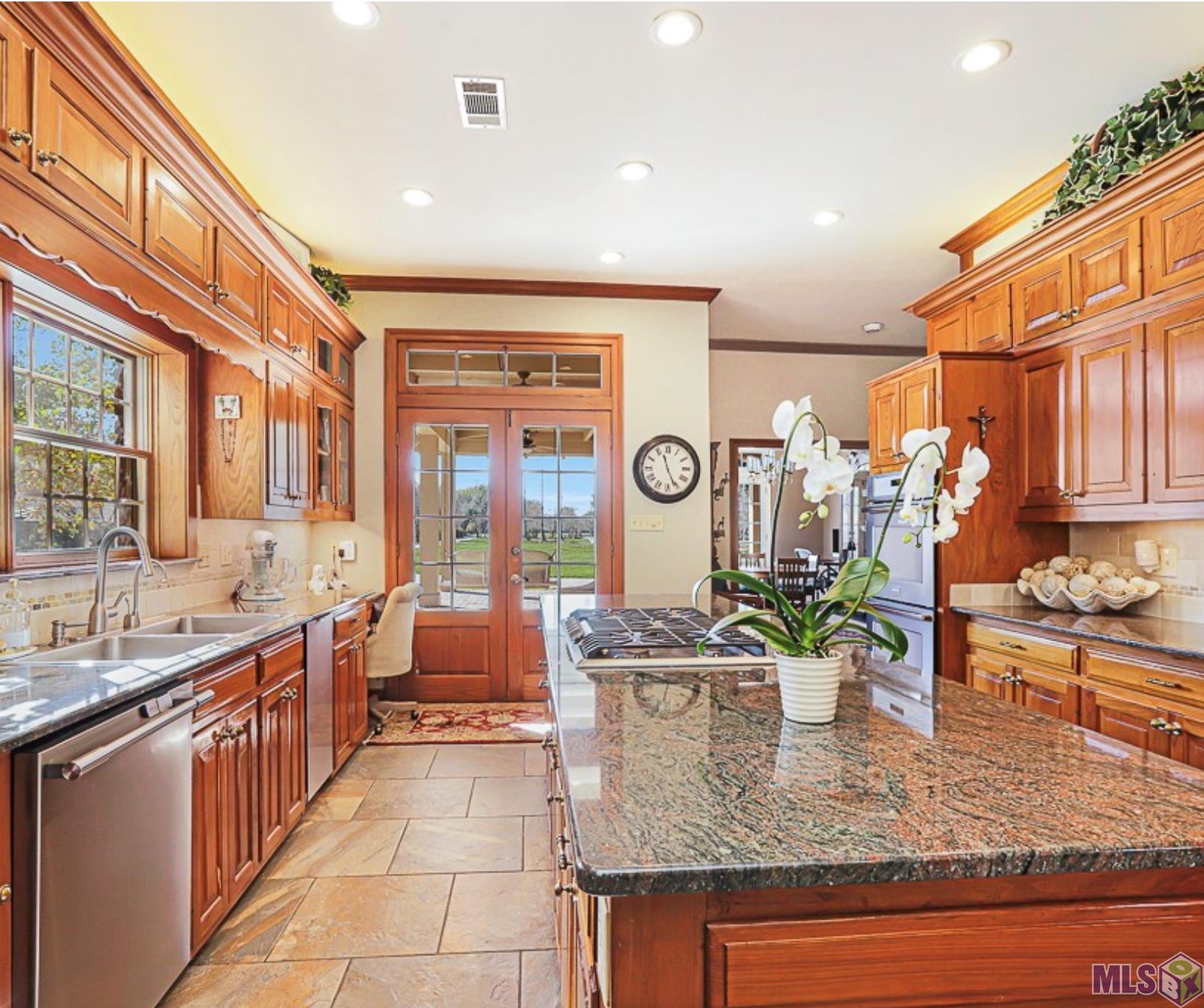 13505 North Amiss Road Baton Rouge, LA 70810 - Photo 23 of 48 Kitchen