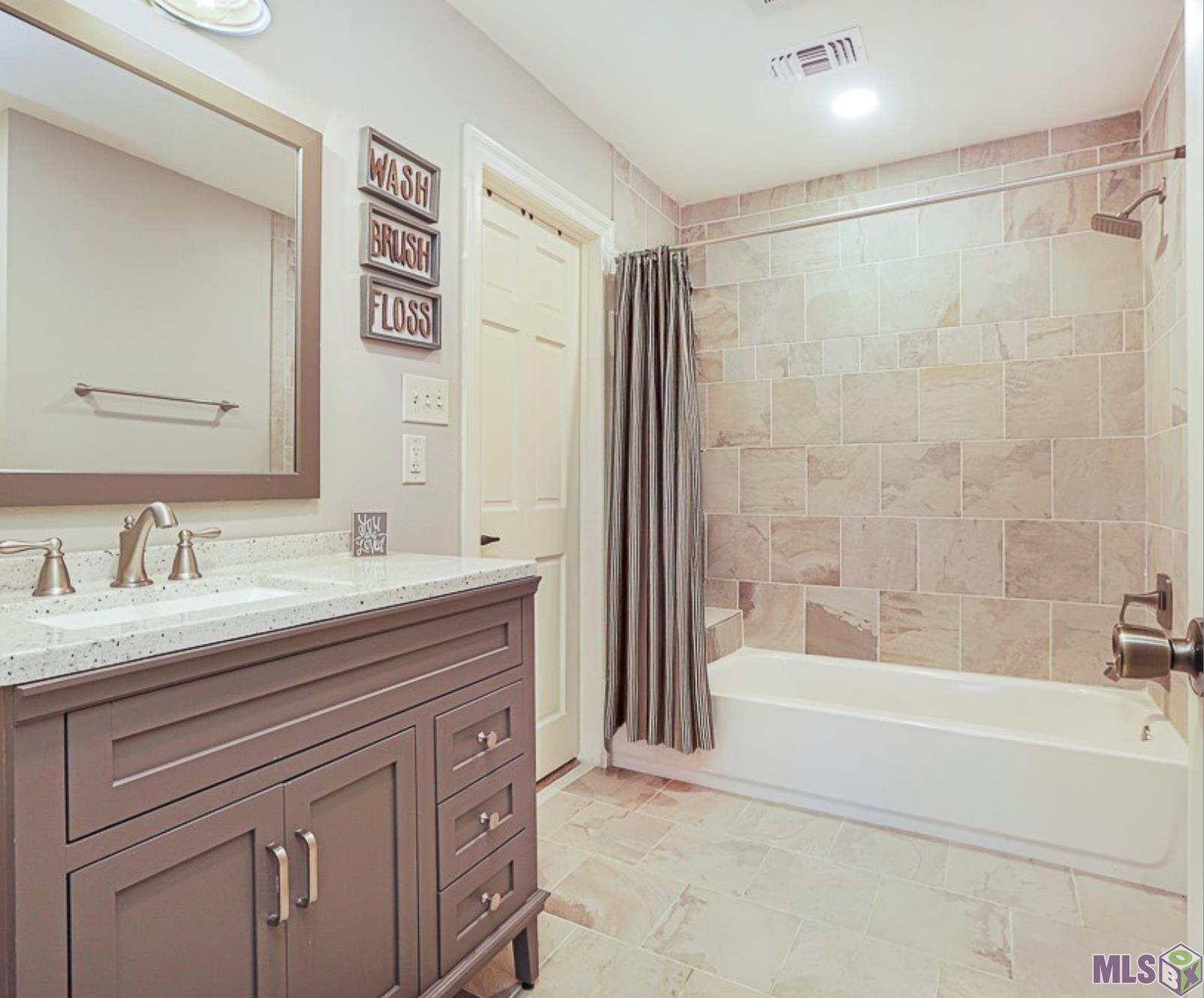 13505 North Amiss Road Baton Rouge, LA 70810 - Photo 25 of 31 #5 Bedroom's Bath