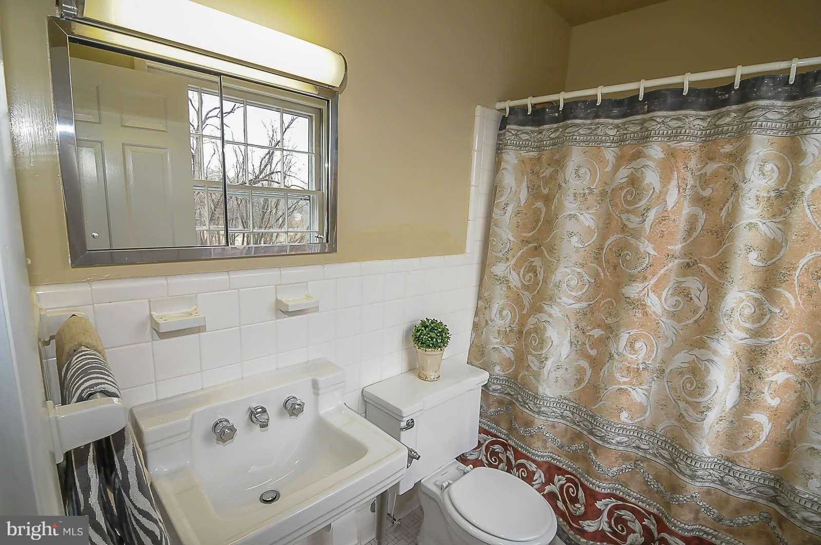 9119 Northfield Road Ellicott City, MD 21042 - Photo 18 of 24 Bath (Master)