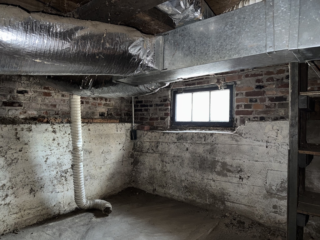 61 Woodmont Road Northampton, MA 01060 - Photo 15 of 18