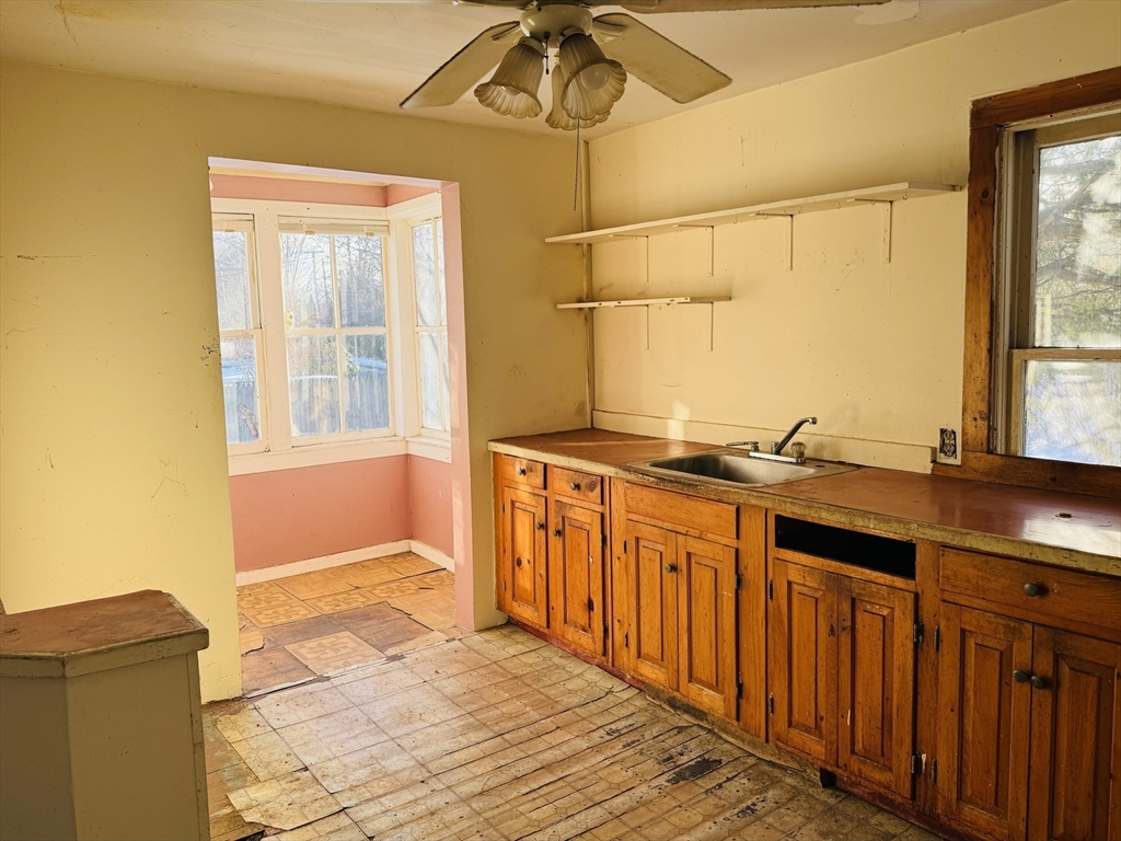 61 Woodmont Road Northampton, MA 01060 - Photo 5 of 18