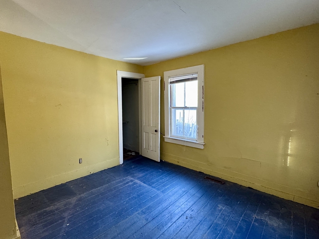 61 Woodmont Road Northampton, MA 01060 - Photo 10 of 18