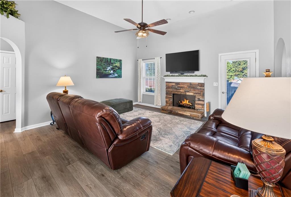 108 Summerfield Way Calhoun, GA 30701 - Photo 4 of 72 Gallery Image 4