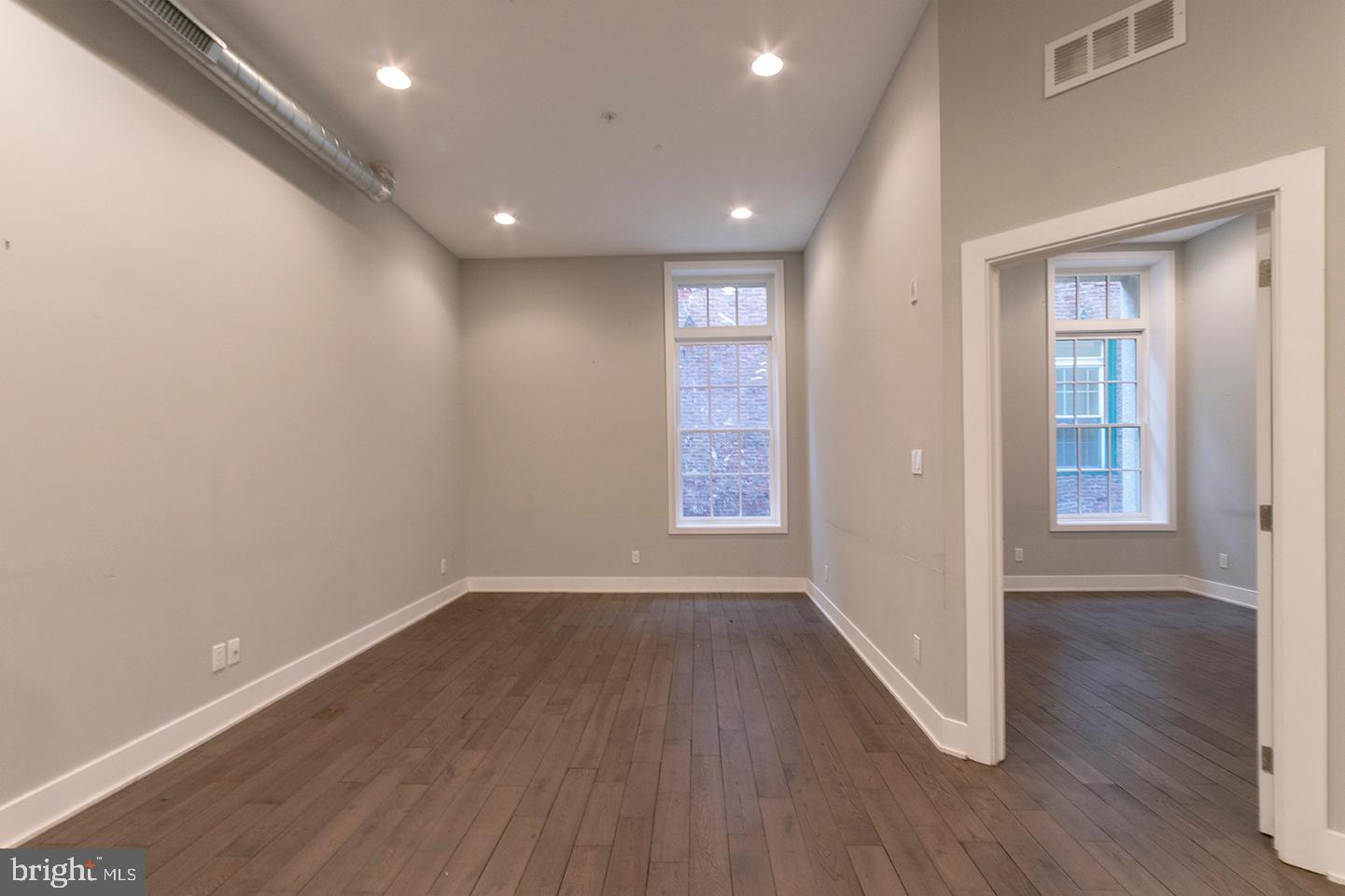 135 North 3rd Street, Unit 2C Philadelphia, PA 19106 - Photo 7 of 15