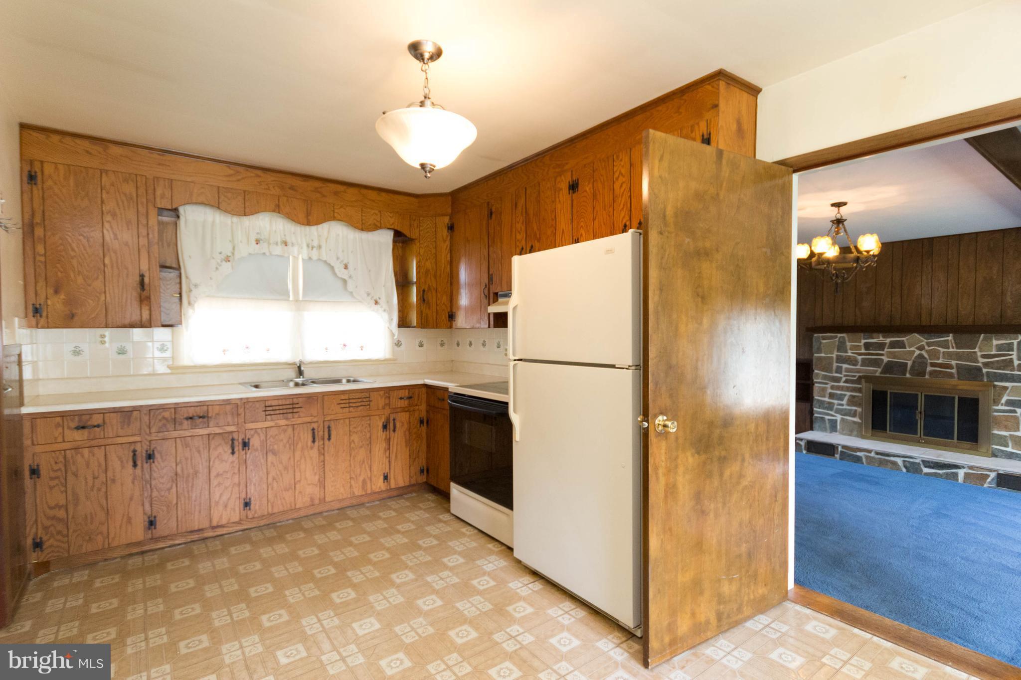 9320 Burke Road Burke, VA 22015 - Photo 12 of 29 Kitchen