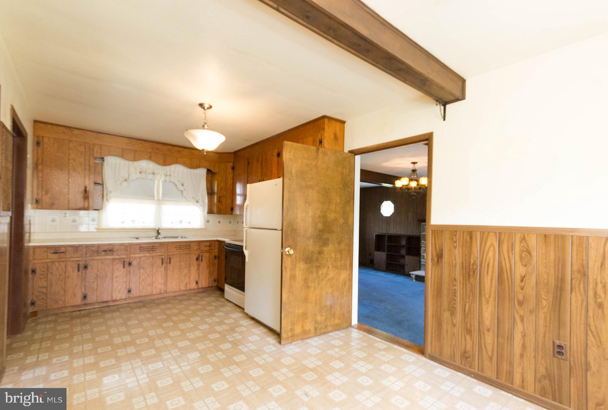 9320 Burke Road Burke, VA 22015 - Photo 13 of 29 Kitchen