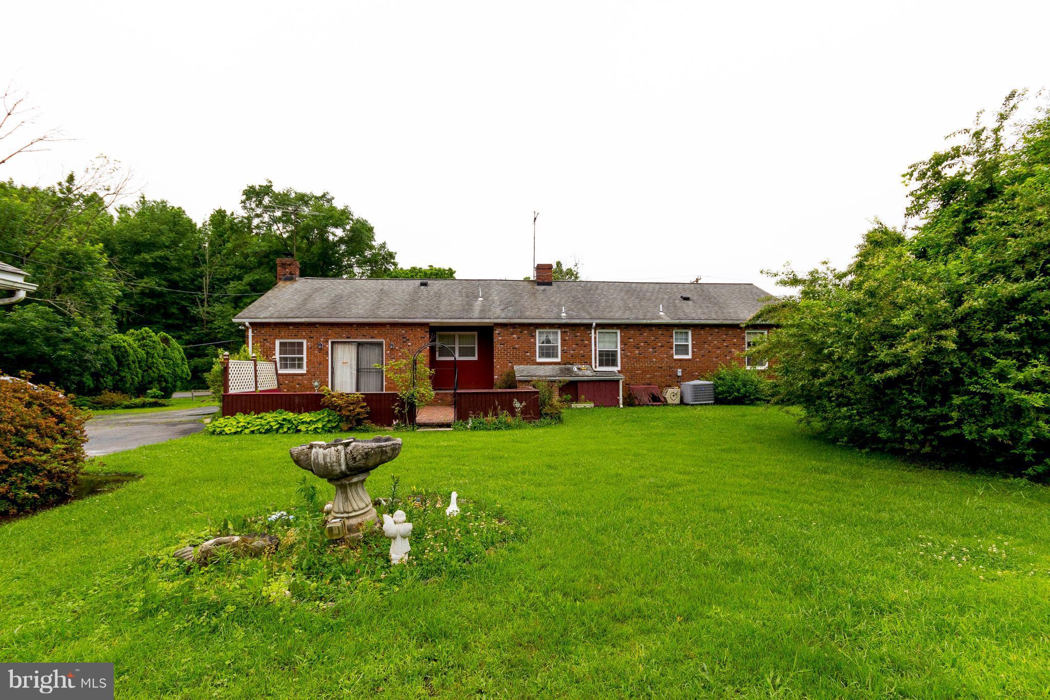 9320 Burke Road Burke, VA 22015 - Photo 5 of 29 Exterior (Rear)