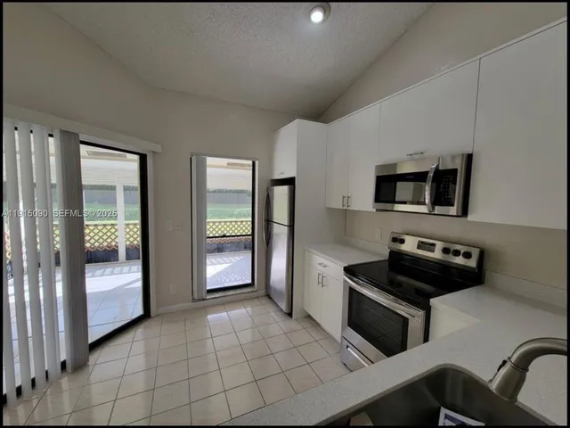 $2,500 | 9336 Ketay Circle, Boca Raton, FL 33428