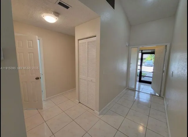 $2,500 | 9336 Ketay Circle, Boca Raton, FL 33428